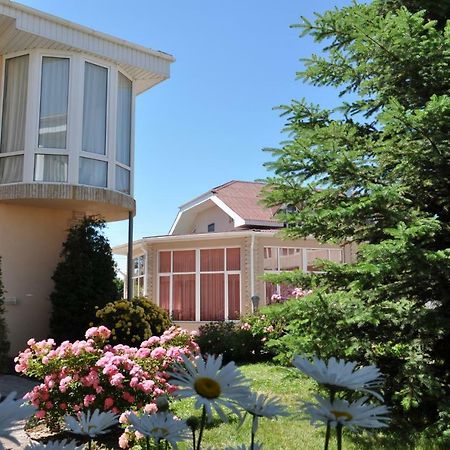 Zlata Inn Tamchy Luaran gambar