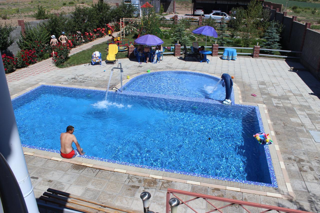 Zlata Inn Tamchy Luaran gambar