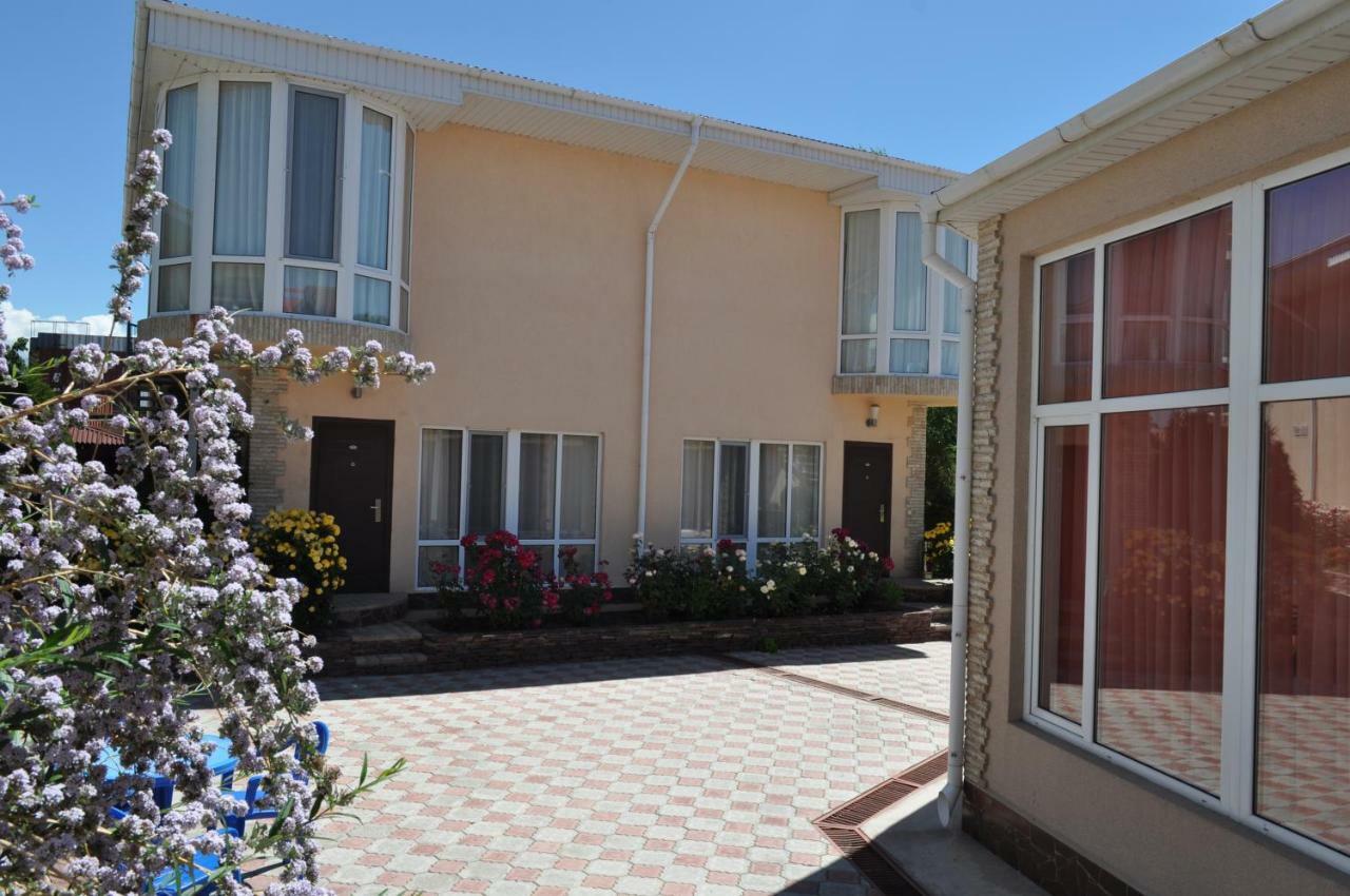 Zlata Inn Tamchy Luaran gambar