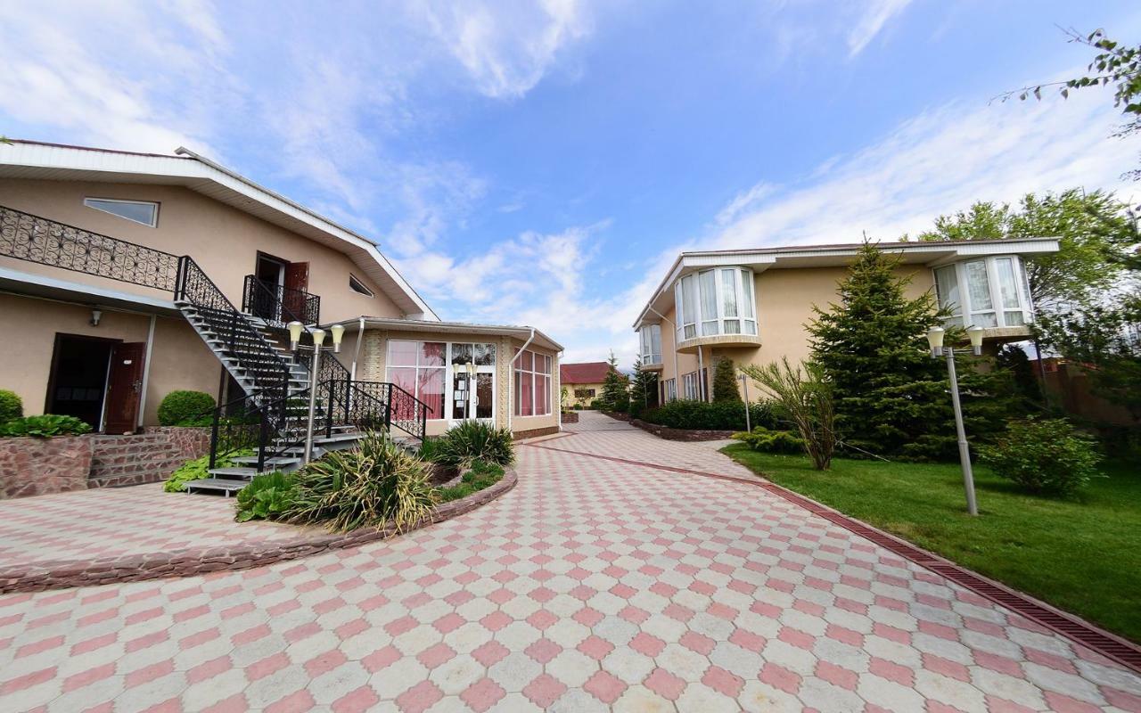 Zlata Inn Tamchy Luaran gambar