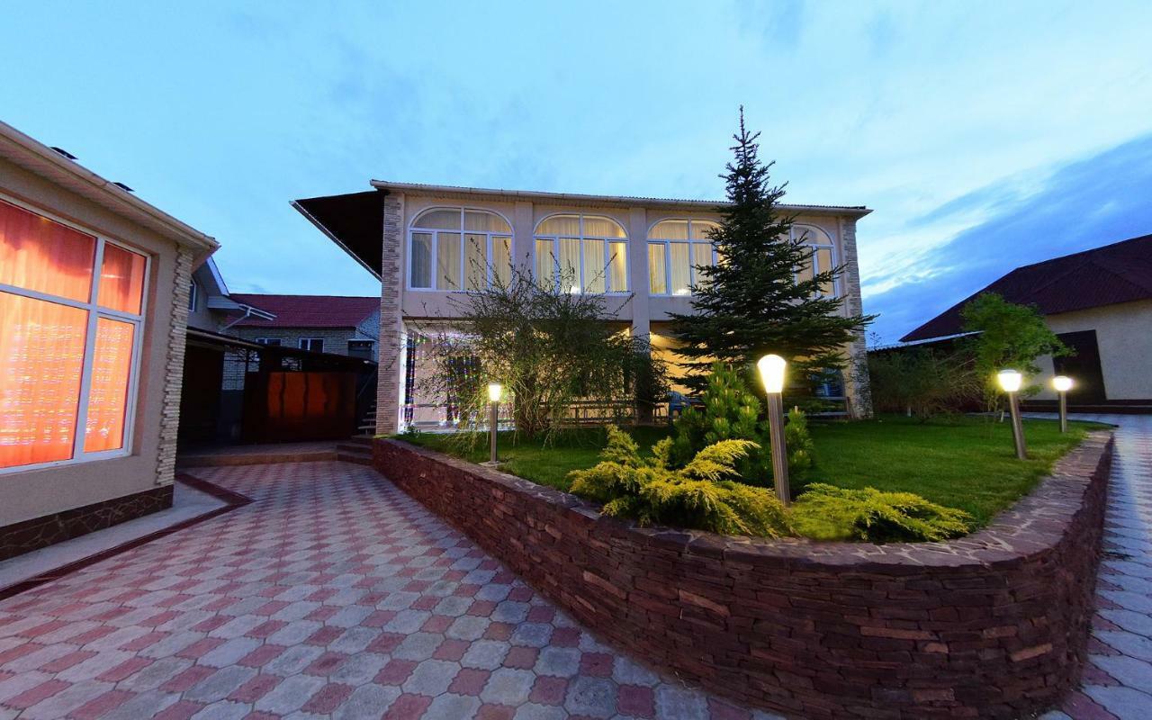 Zlata Inn Tamchy Luaran gambar