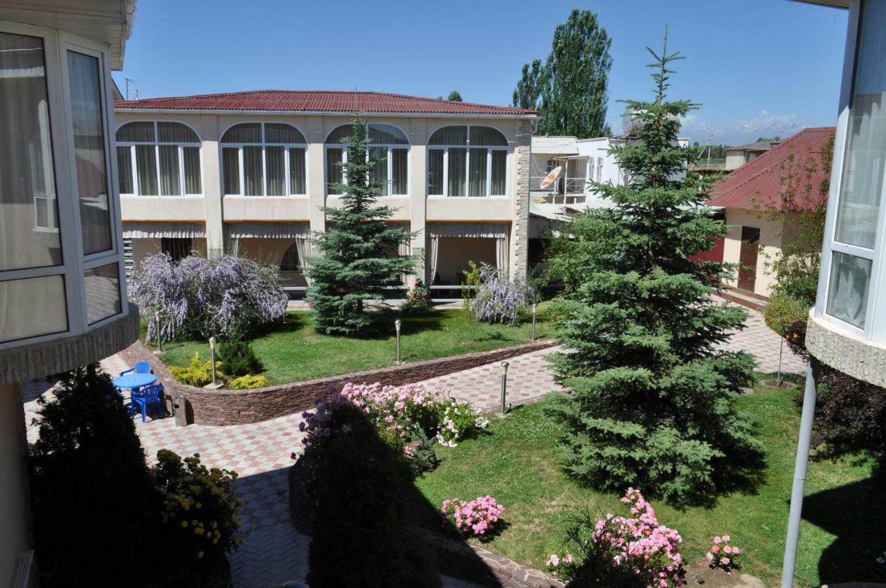 Zlata Inn Tamchy Luaran gambar